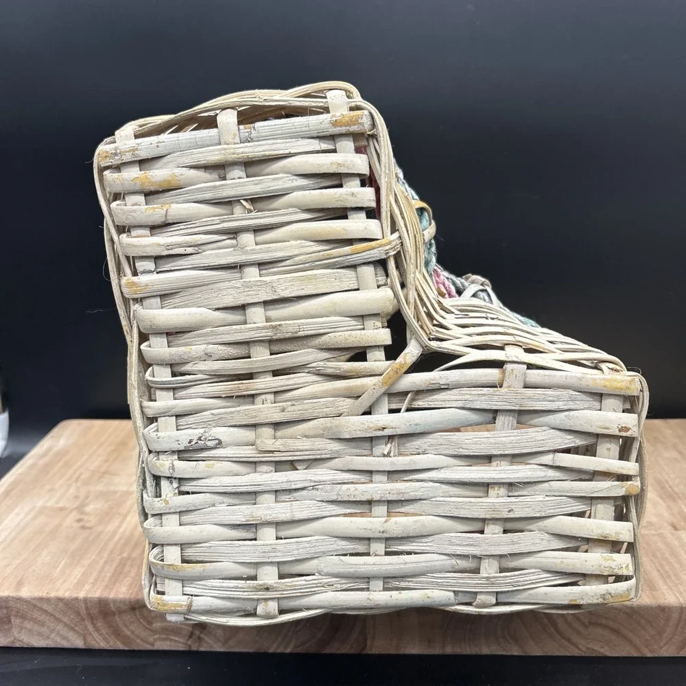 Vintage Heart Shape Woven Wicker Basket Colorful Pastel Rope Accent w/Handle 16